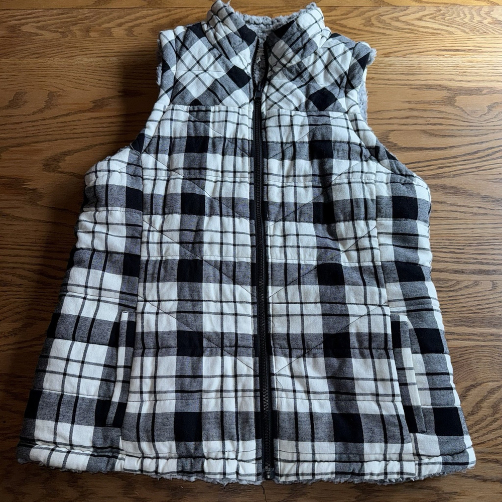 Maurices Womens Black White Black Reversible Fullzip Vest Size MEDIUM